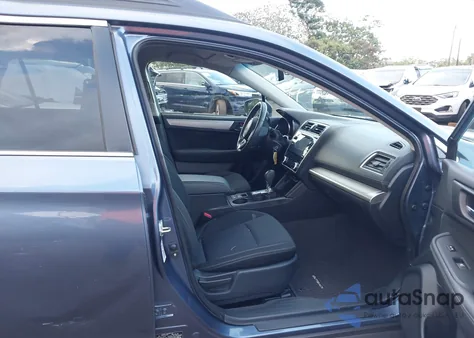 2018 Subaru Outback 2.5I Premium z USA, uszkodzony, nr VIN 4S4BSACC0J3362467